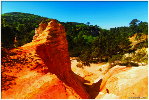 Le tour du Colorado Provençal à Rustrel, dans les ocres des Monts de Vaucluse