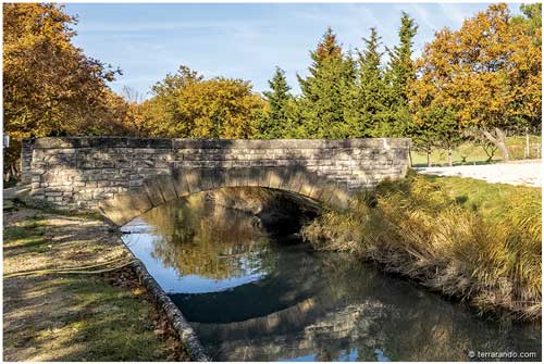 La randonnée de Velleron et le canal de Carpentras dans les Monts de Vaucluse