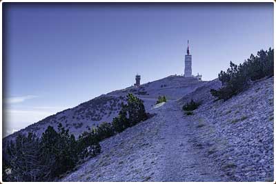 randonnée pédestre du sommet du mont Ventoux, versant Nord au départ du Mont Serein